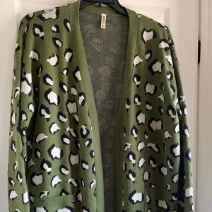 Women’s Leopard Print Cardigan (Green)